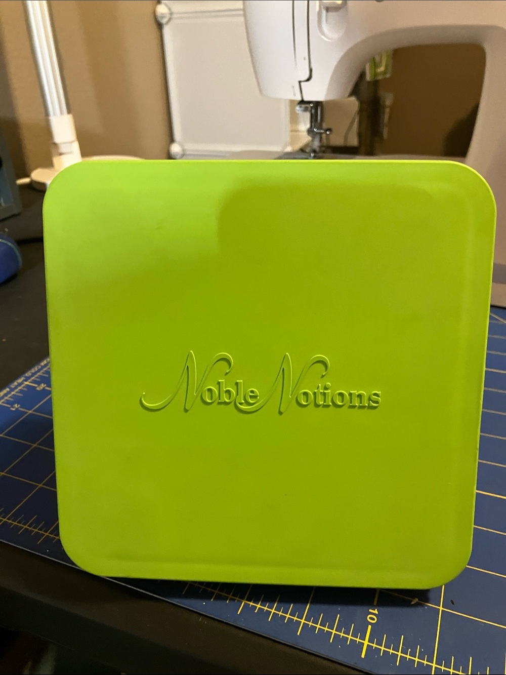 Mobile Notions bobbin holder